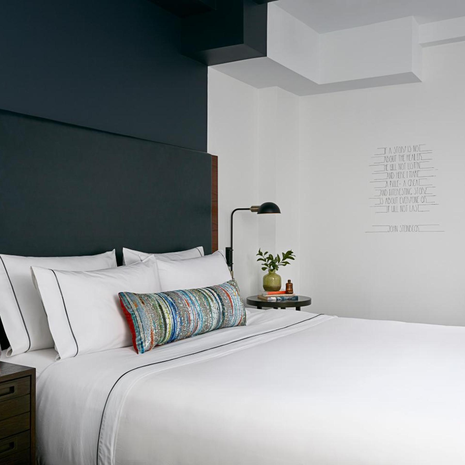 Gallery, Suite, King Bed