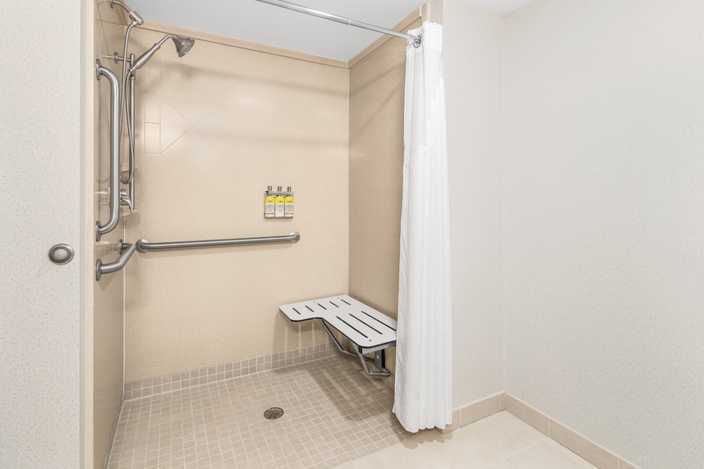 Holiday Inn Express Hotel And Suites Wilmington Newark 14/72