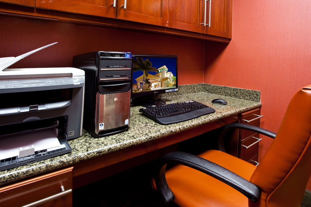 Holiday Inn Express Stuart 48/57