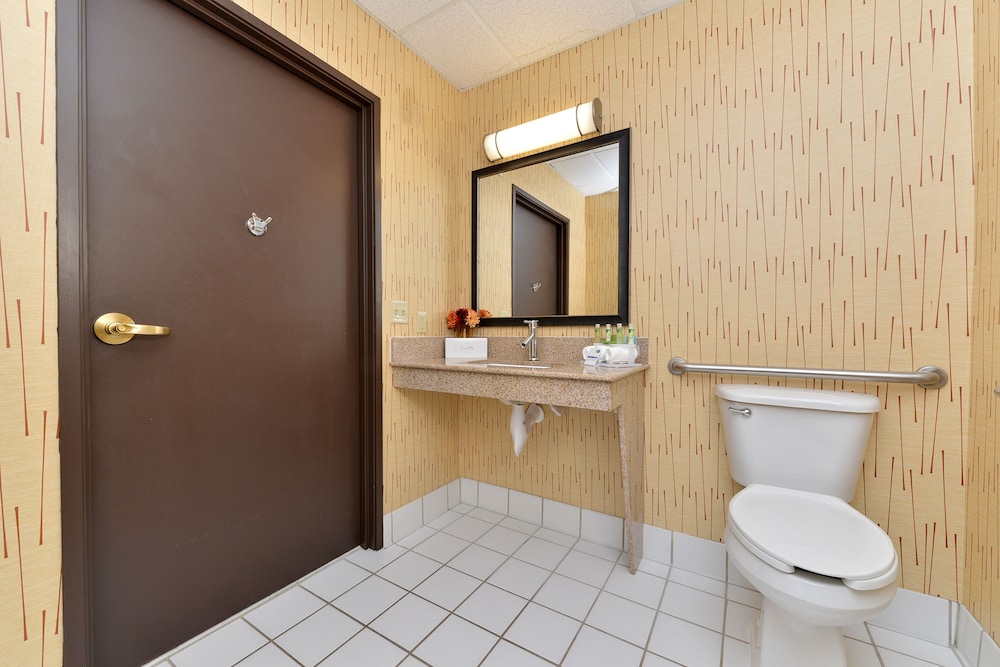 HOLIDAY INN EXPRESS ST PAUL S - INVER GROVE HGTS 14/47