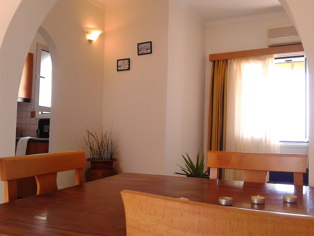 Creta Suites 24/70