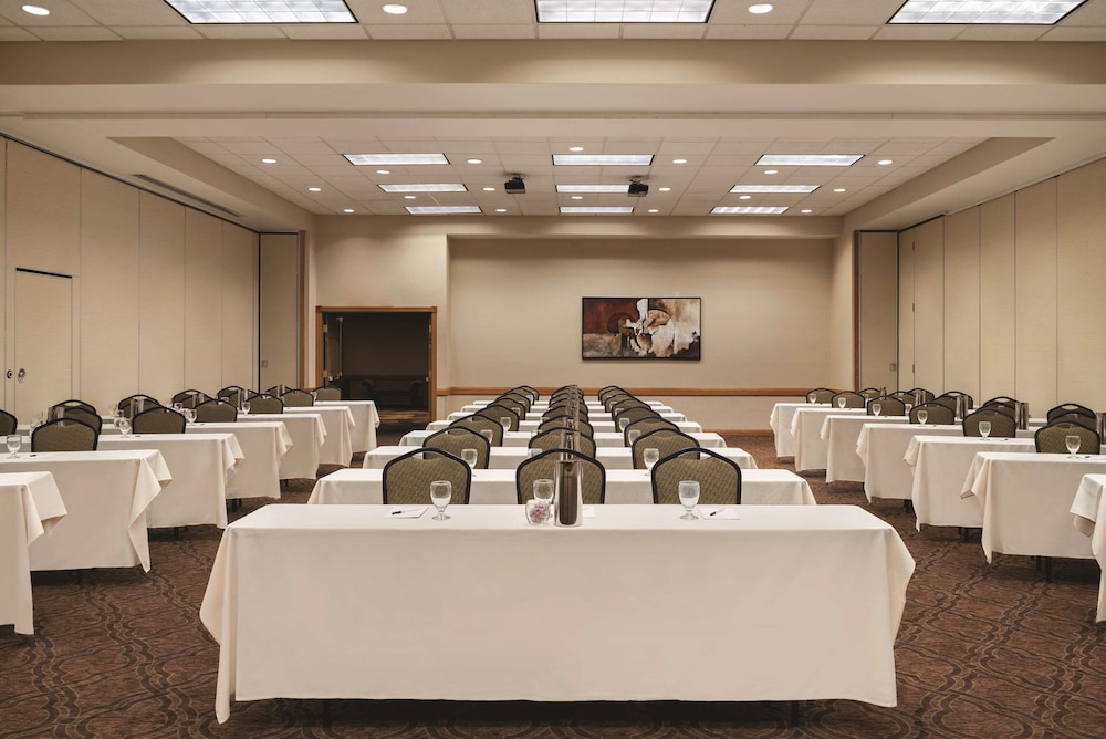 Country Inn & Suites By Radisson Mankato Hotel And Conference Center 36/38