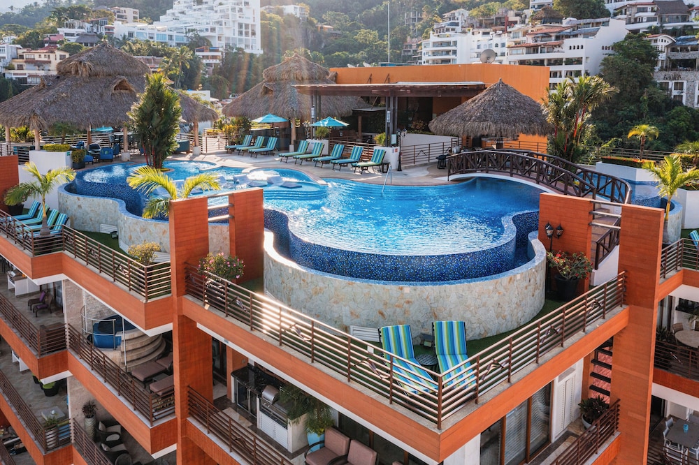 Resorts By Pinnacle 220 65/72