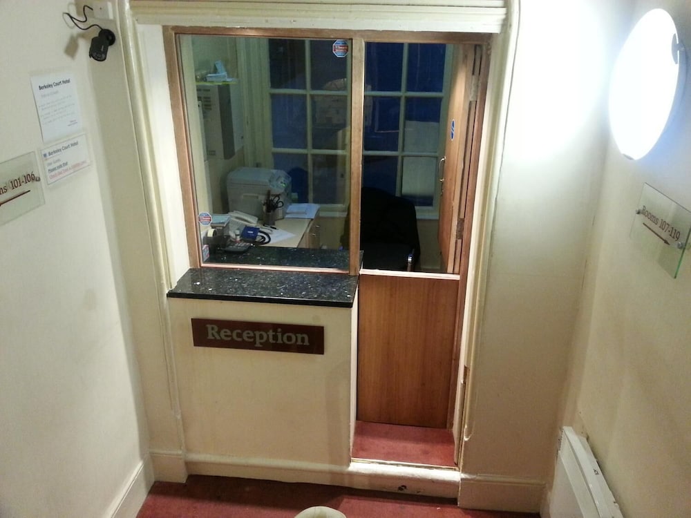 Berkeley Court Hotel 33/33