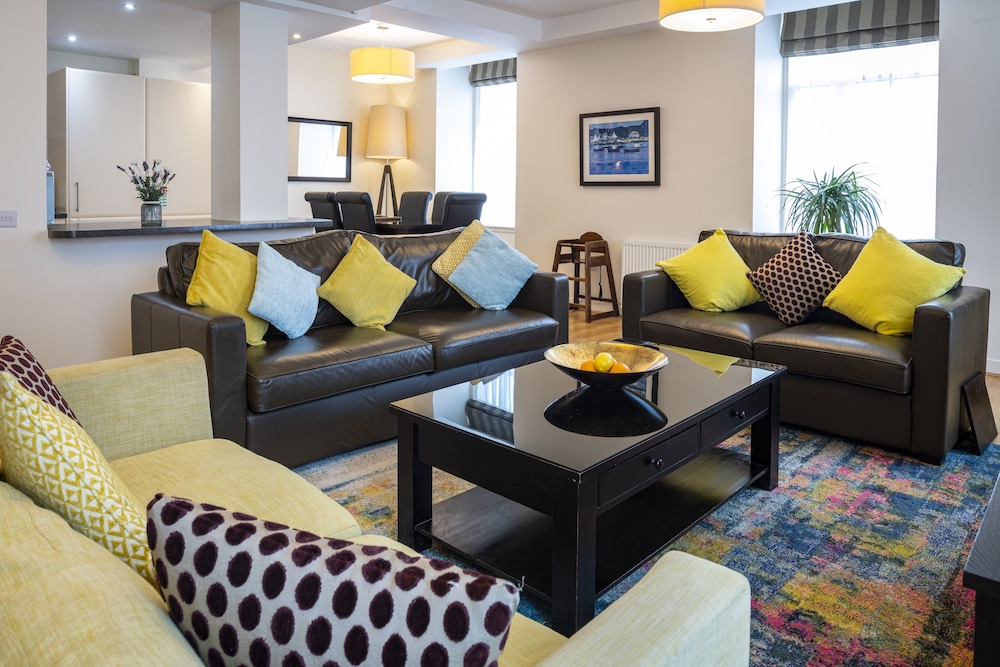 Inverness City Suites 25/50