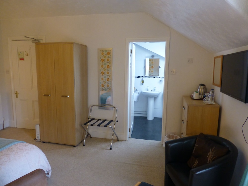 Bryn Derwen Guest House 40/60