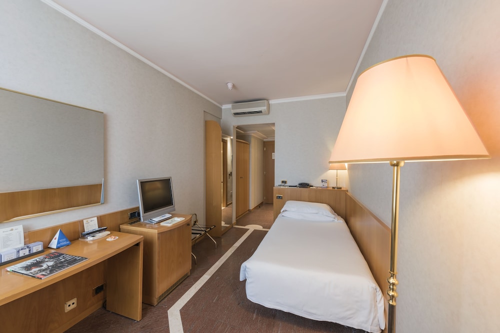 Caesar S Hotel 36/64