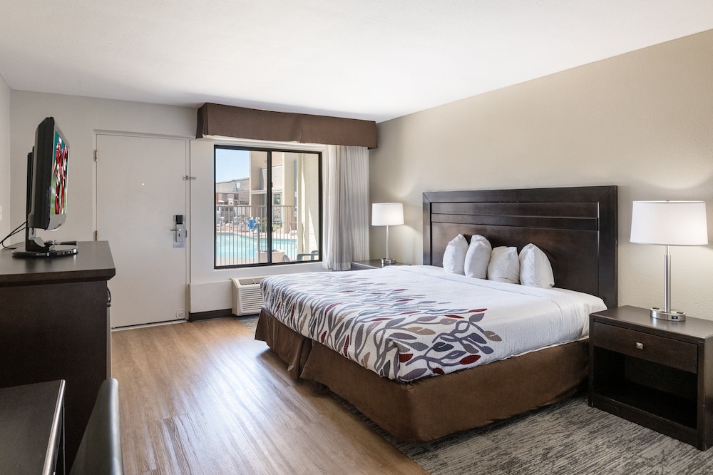 SUPERIOR, QUEEN BED, ACCESSIBLE