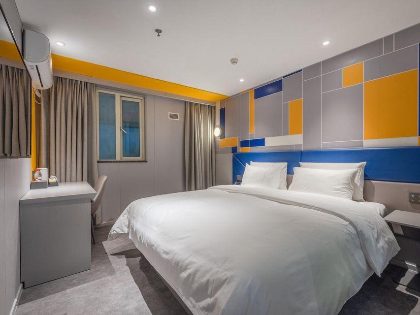 Deluxe, Double Bed