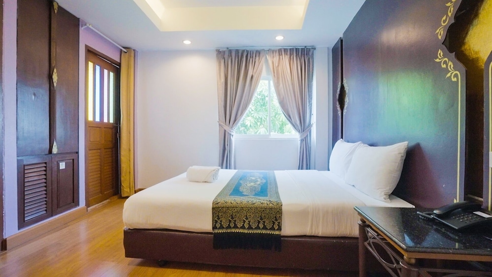 Korbua House 27/50