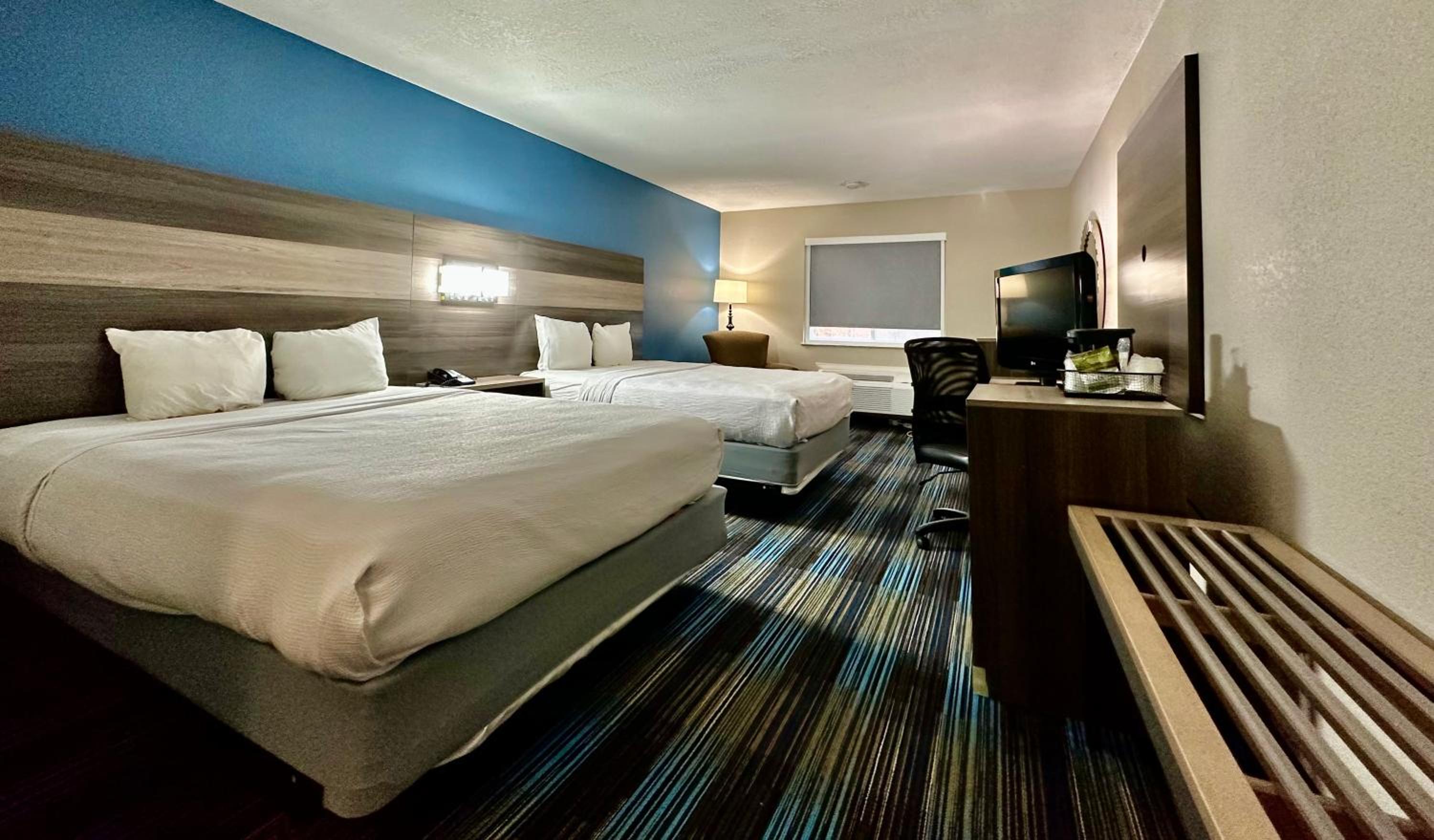 غرفة ديلوكس بسرير كوين لذوي الإعاقة، Baymont by Wyndham Kansas City KU Medical Center 2/5