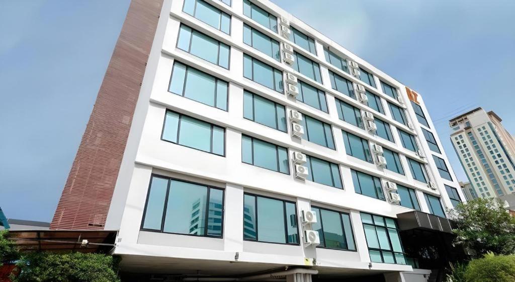 B2 Bangkok Srinakharin Boutique & Budget Hotel 11/51