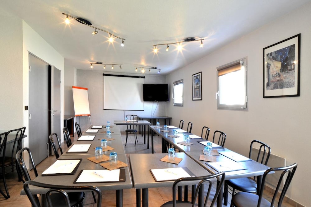 Kyriad Direct Orleans Nord - Cap Saran 43/50