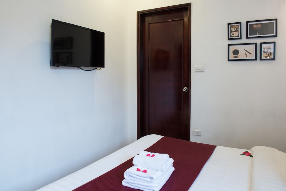 NT Elysian Hotel 26/76