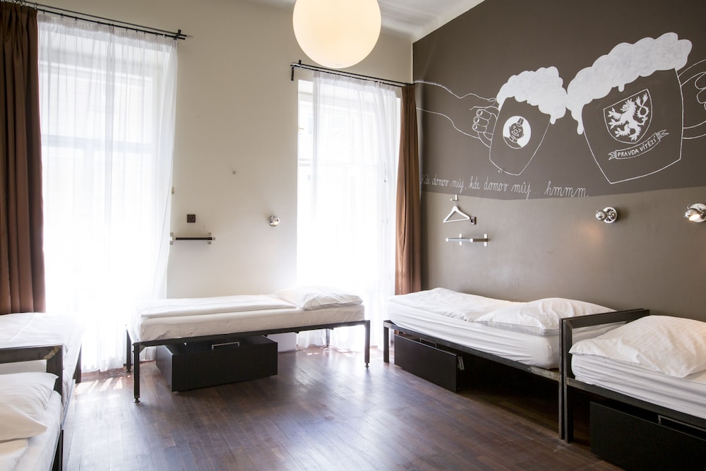 Sophie Apos S Hostel 25/71