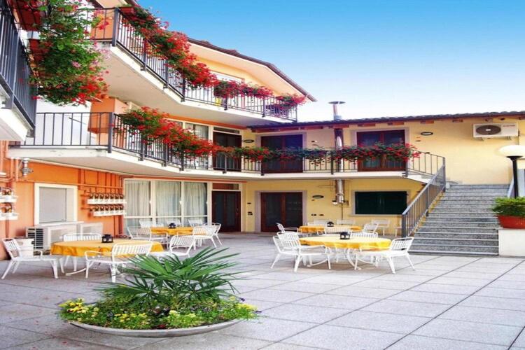 Hotel Residence Dei Fiori 11/50