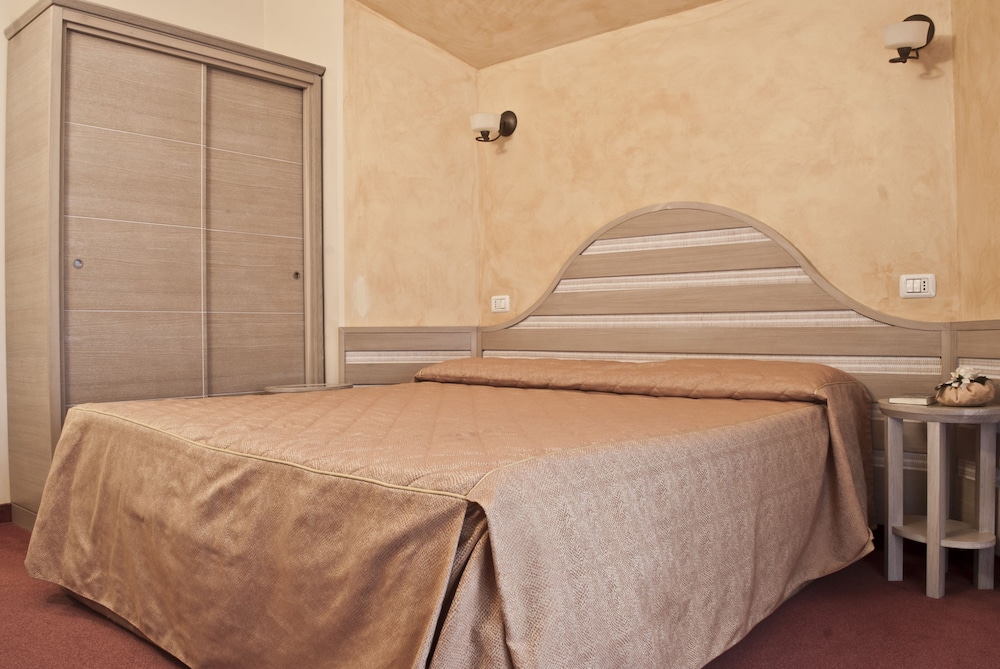 Hotel Nedy 6/47