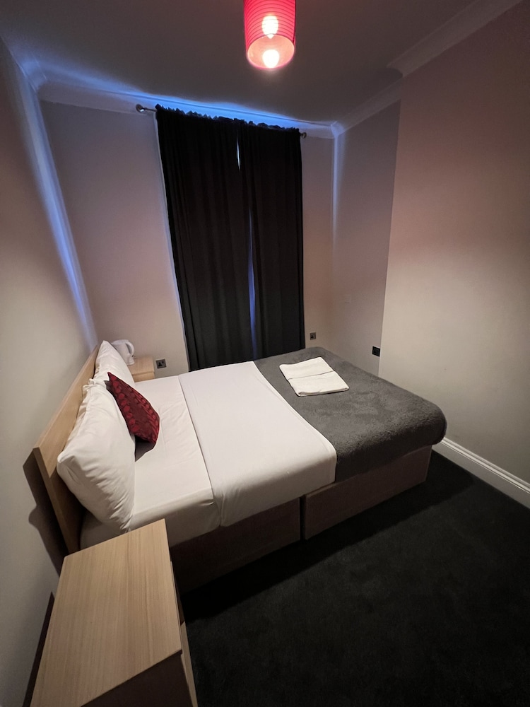 Goodwood Hotel 13/50