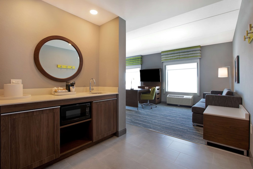 Hampton Inn Suites Ottawa West Ontario Canada 10/52