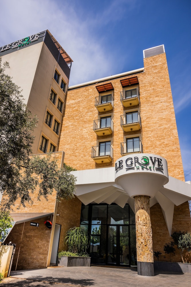 Le Grove Hotel, Jounieh 10/76