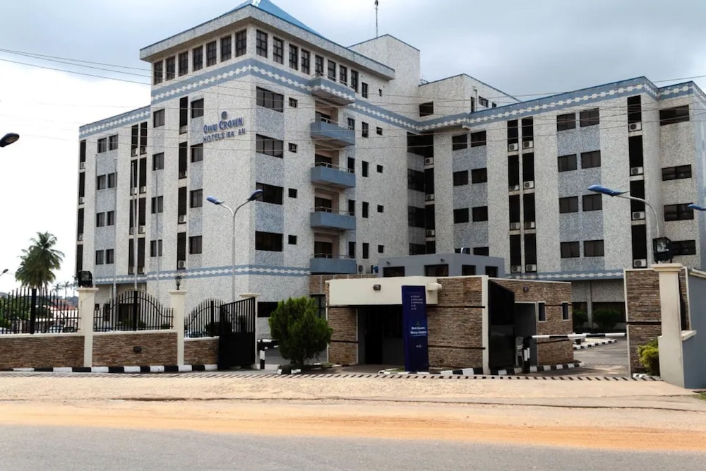 Golden Tulip Owu Crown Ibadan 40/45
