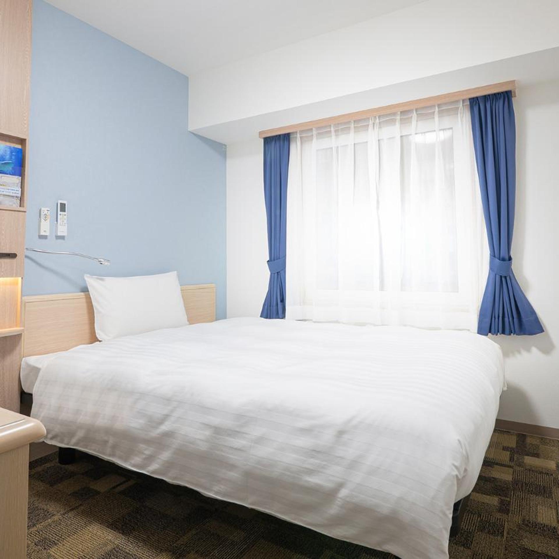 Room, Semi Double Bed, Smoking, Toyoko Inn Osaka Namba 3/4
