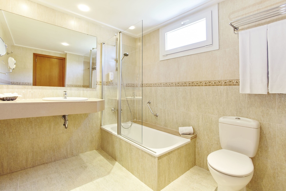 Universal Hotel Castell Royal 54/56