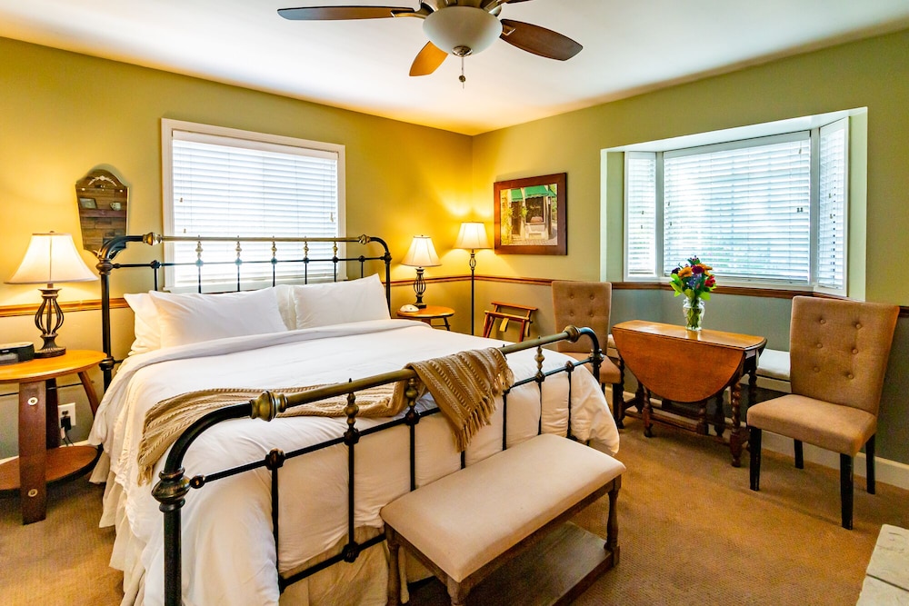 J Patrick House Bed And Breakfast Inn 46/65