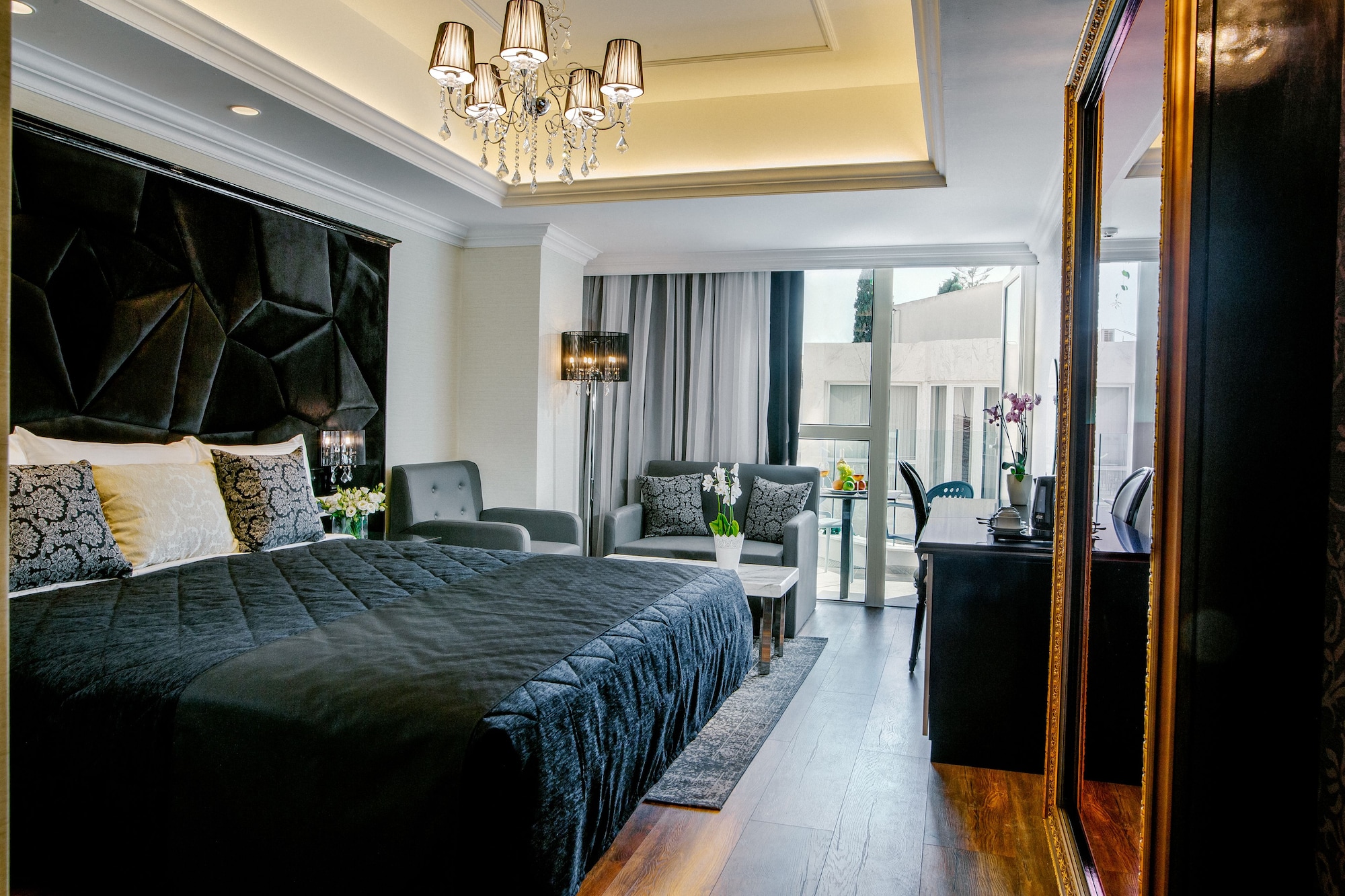 DELUXE, SUITE, CITY VIEW, JETTED TUB