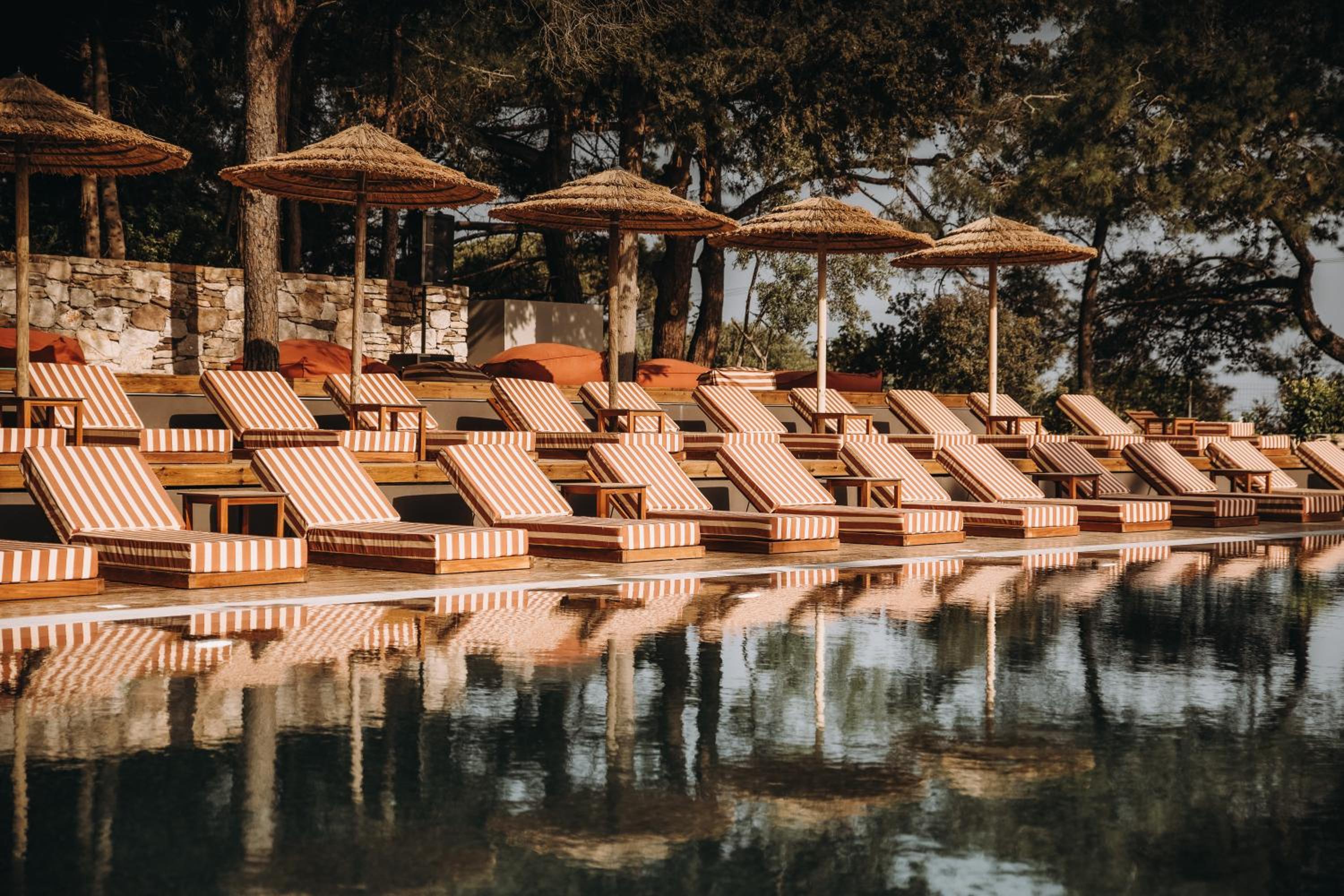 COOKS CLUB IALYSOS RHODES ADULTS ONLY 78/83