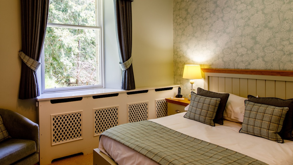 Tor Na Coille Hotel 46/52