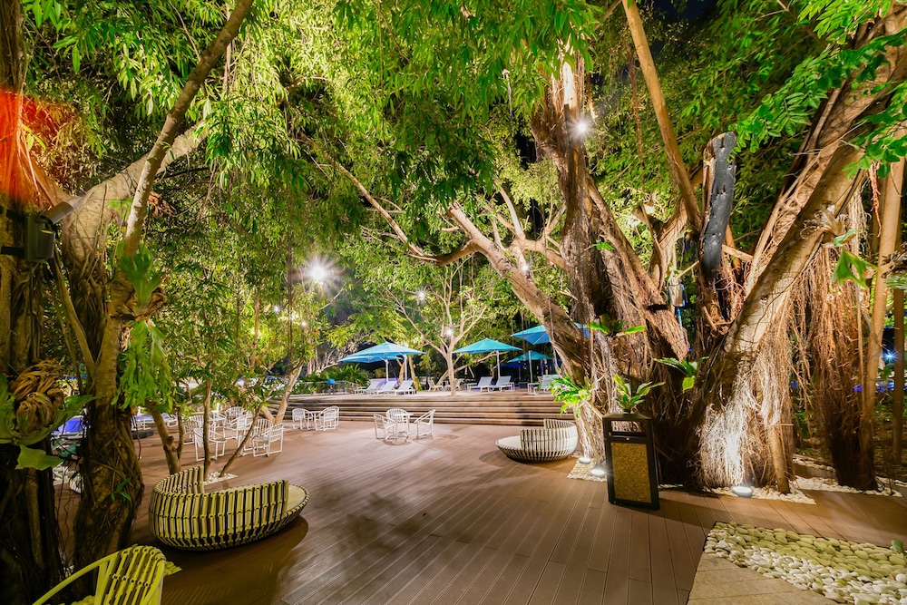 Tambuli Seaside Resort and Spa 24/35