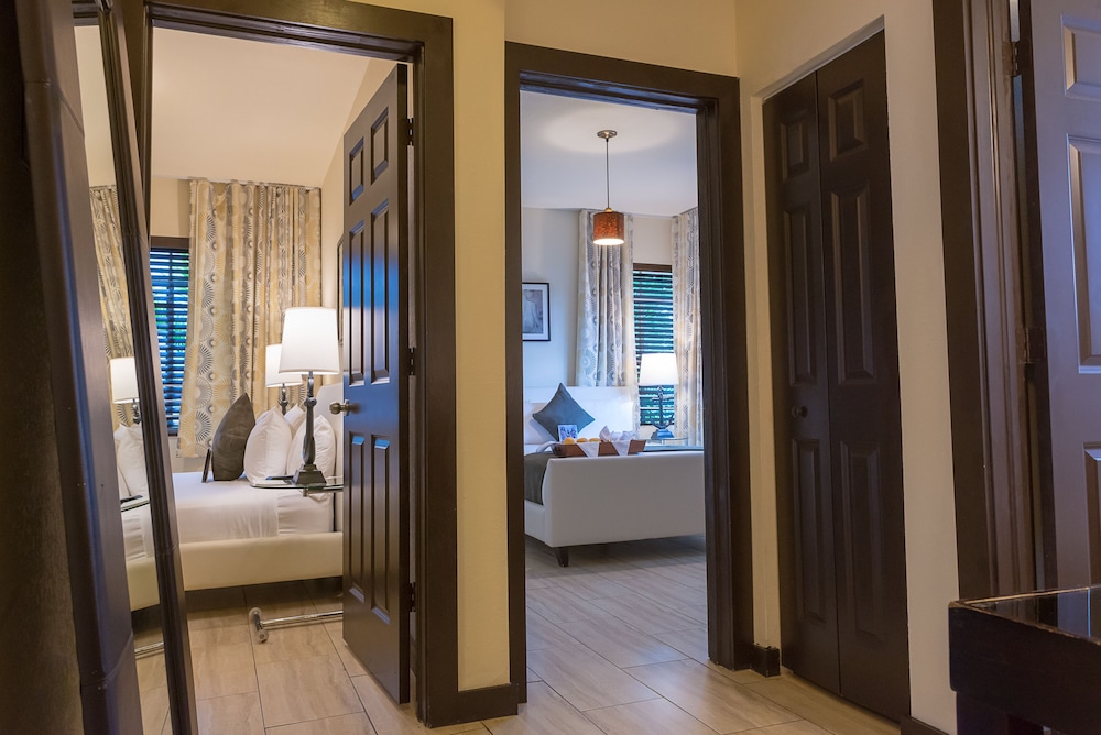 Tradewinds Apartment Hotel 28/65
