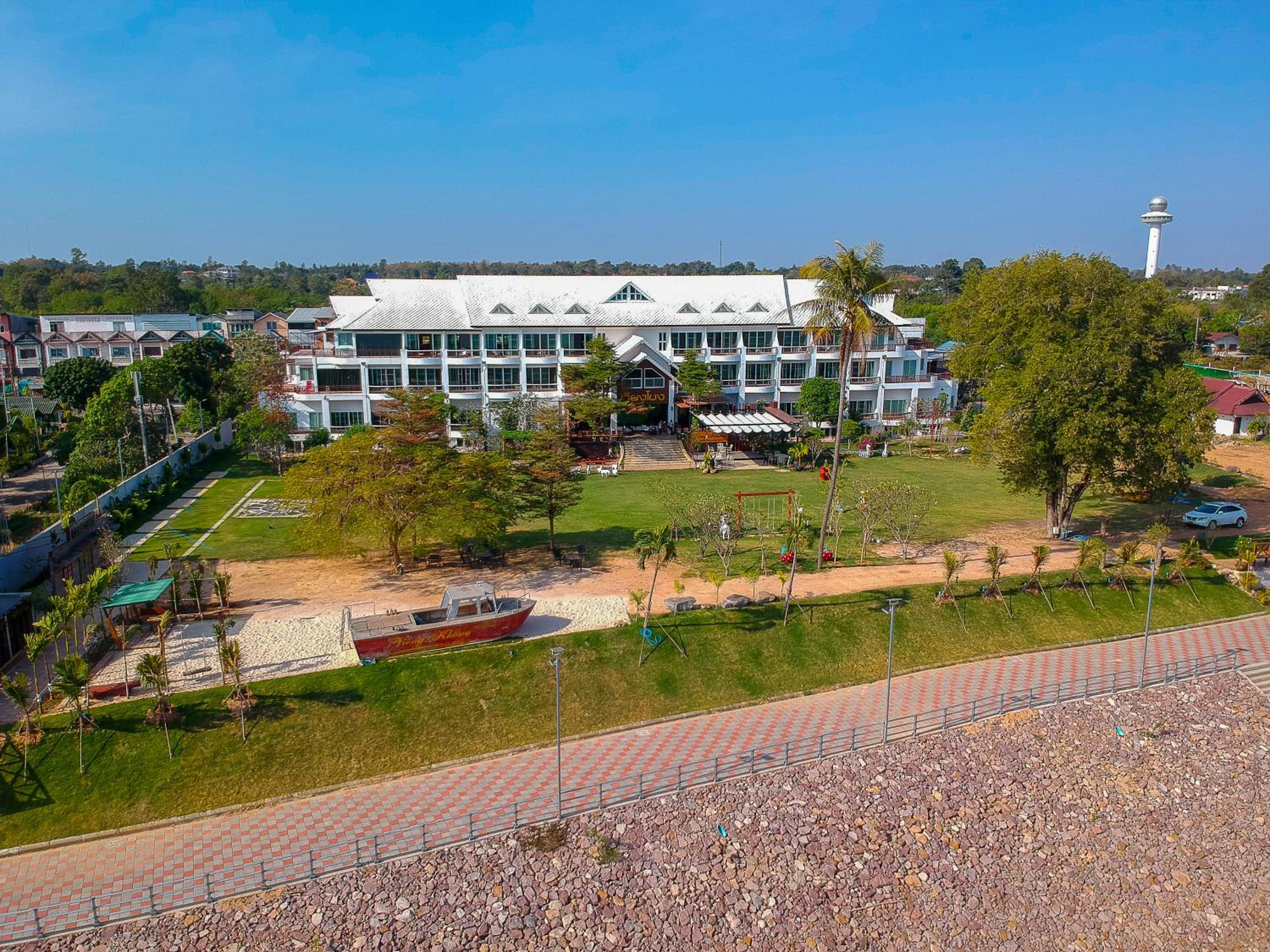 Vieng Khong Hotel 8/100