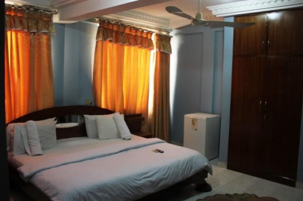 His Royal Vico Hotel 8/27