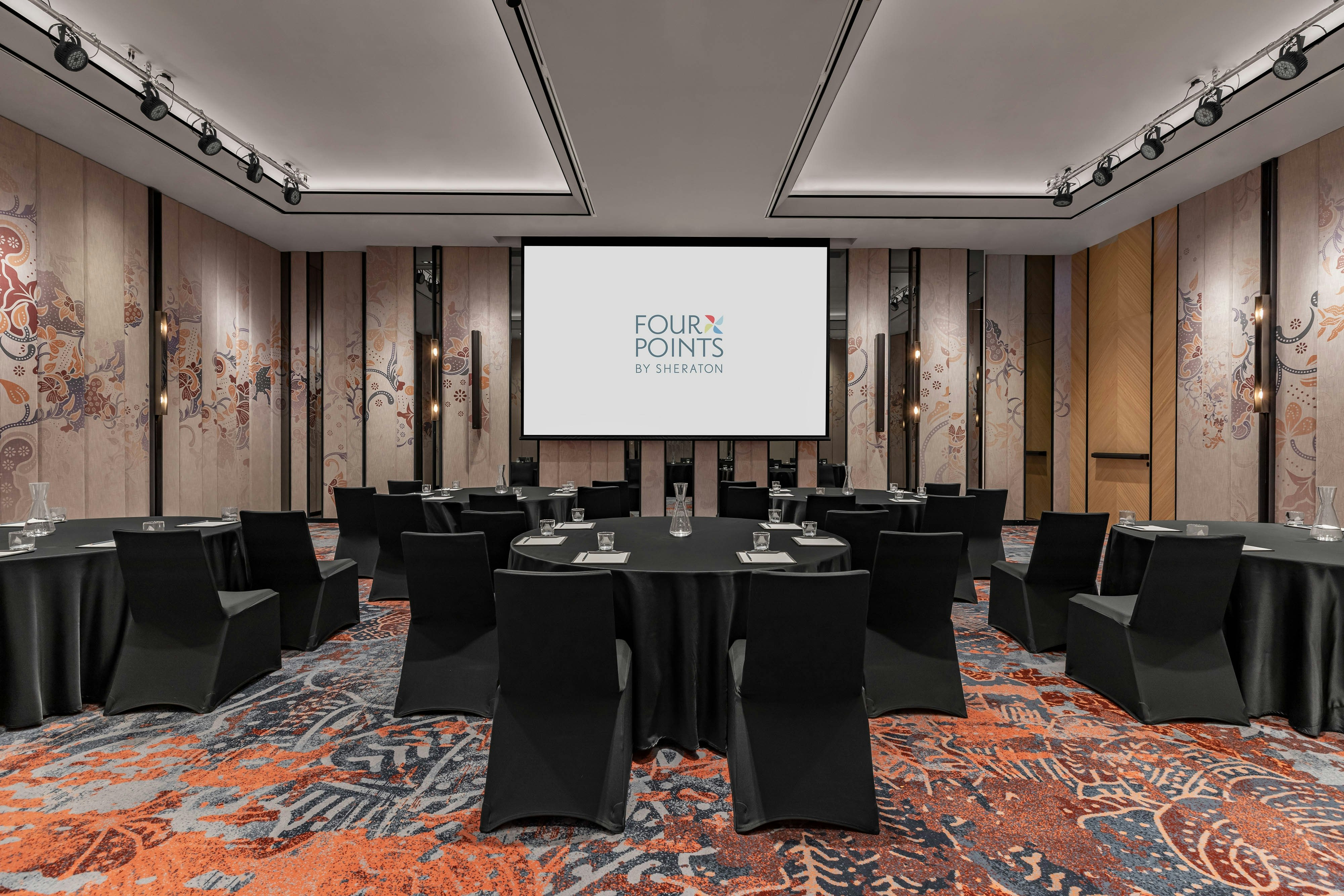 Four Points by Sheraton Phuket Patong Beach Resort 30/44
