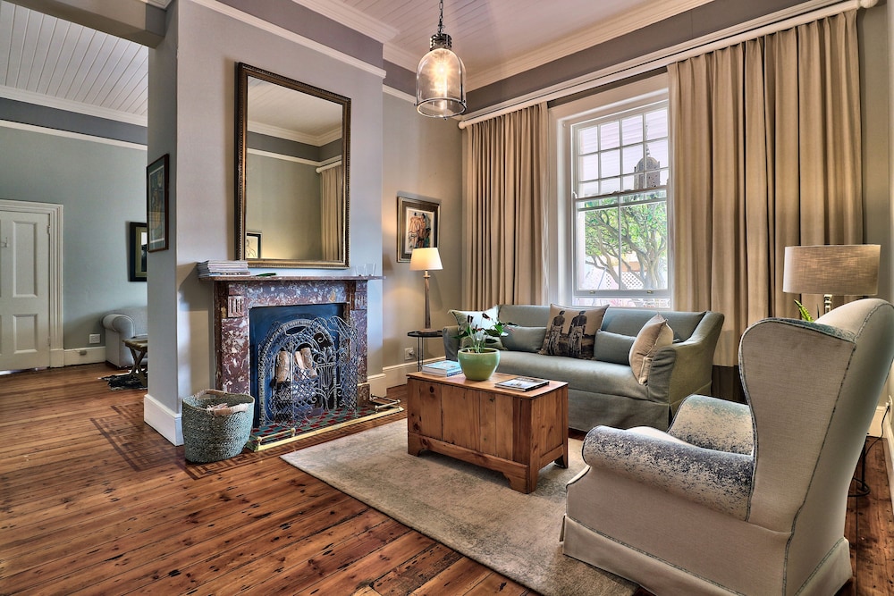 Parker Cottage 46/58