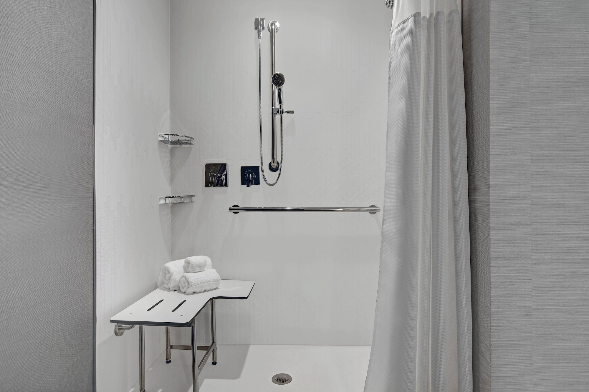 غرفة بسريرين كوين لذوي الإعاقة، Courtyard by Marriott Manhattan 6/6