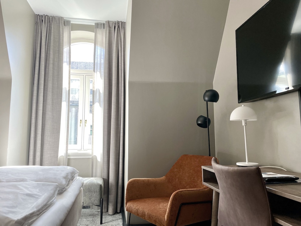 Karl Johan Hotell 14/38