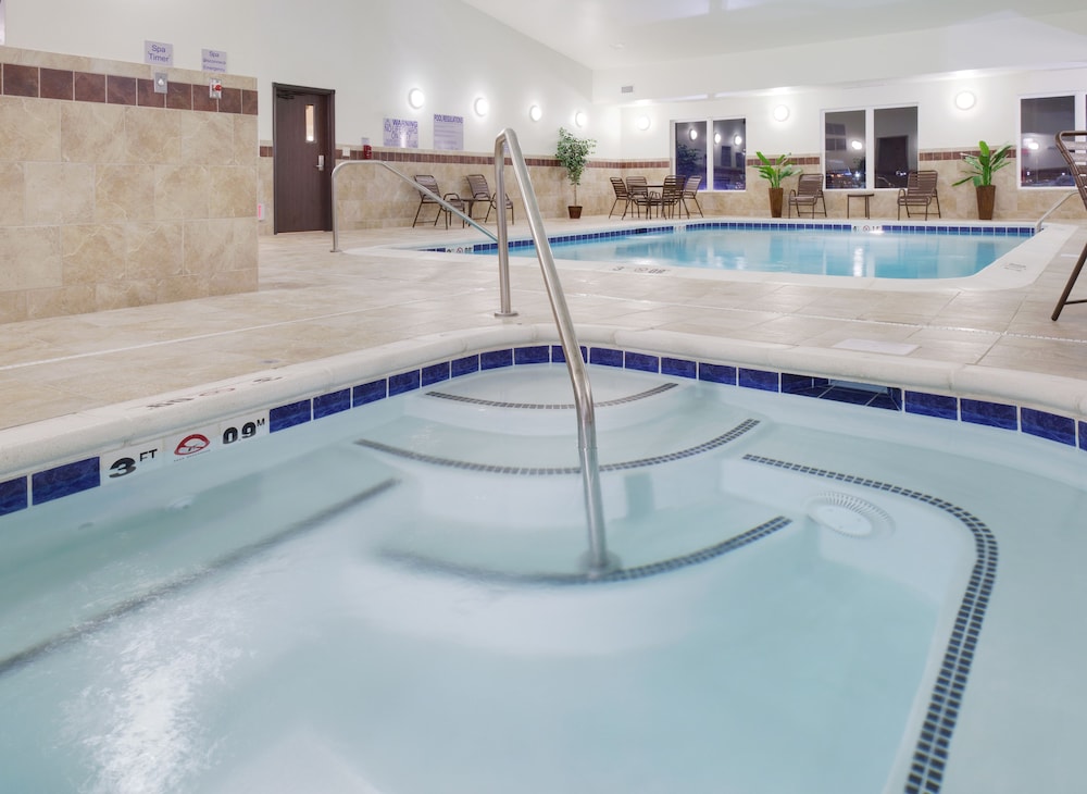Holiday Inn Express Hotel And Suites Omaha I 80 19/53