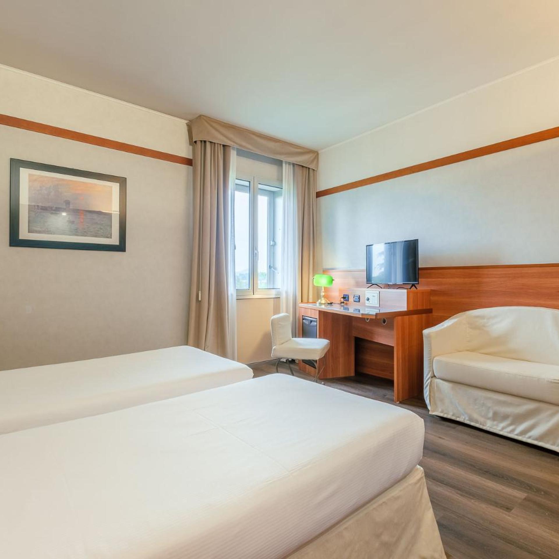 Smart، Shg Hotel Bologna 3/10
