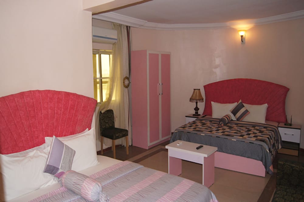 Royalview Hotel And Suites 25/62