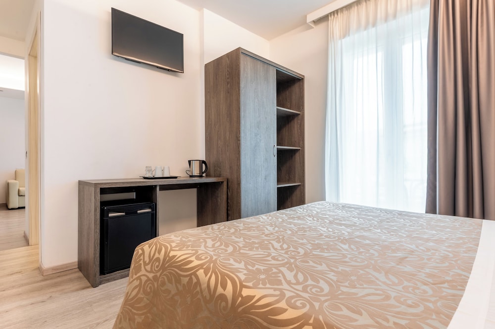 Hotel Italia 15/55