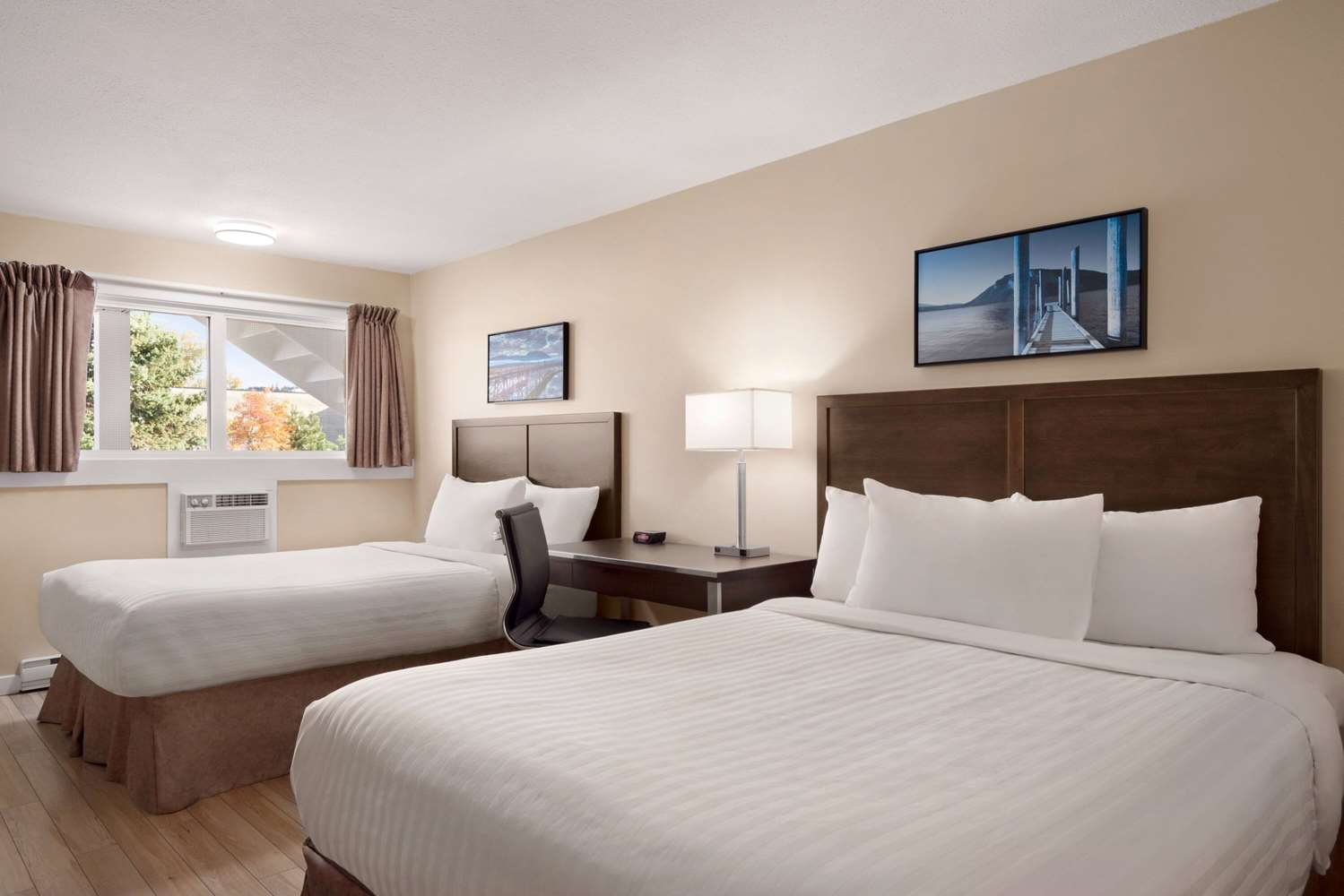 Travelodge by Wyndham Salmon Arm 14/40