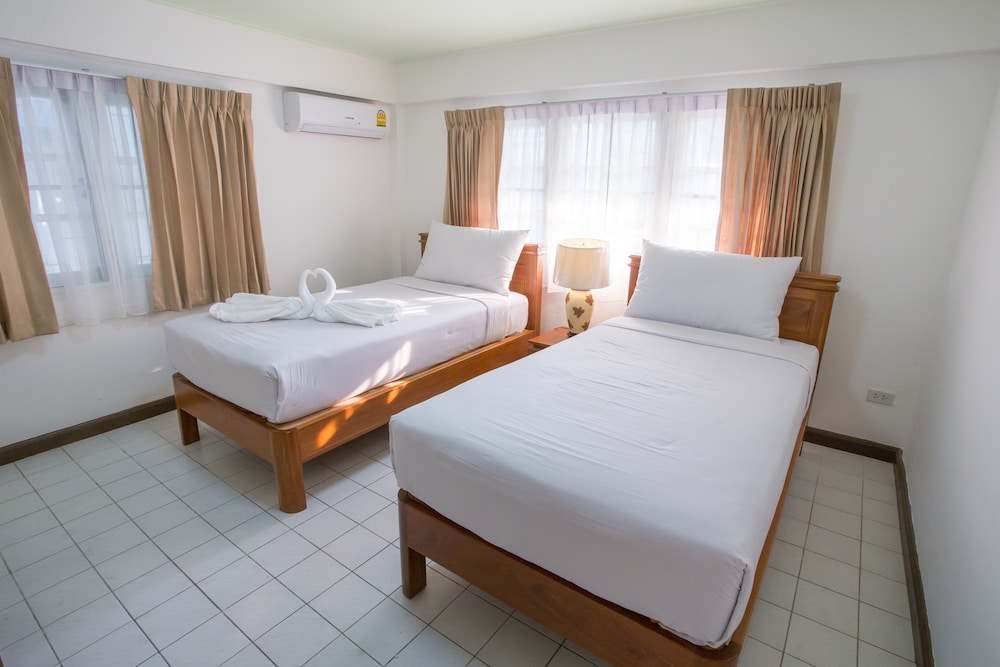 Hotel Bangkokian 7/50