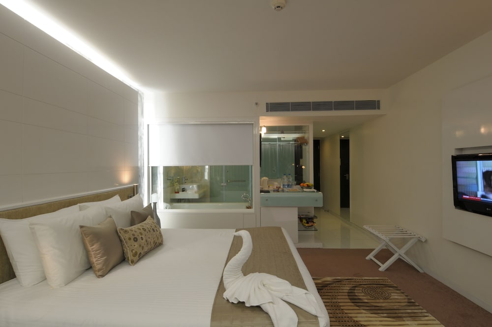 Welcomhotel by ITC Hotels, Ashram Road, Ahmedabad 35/71