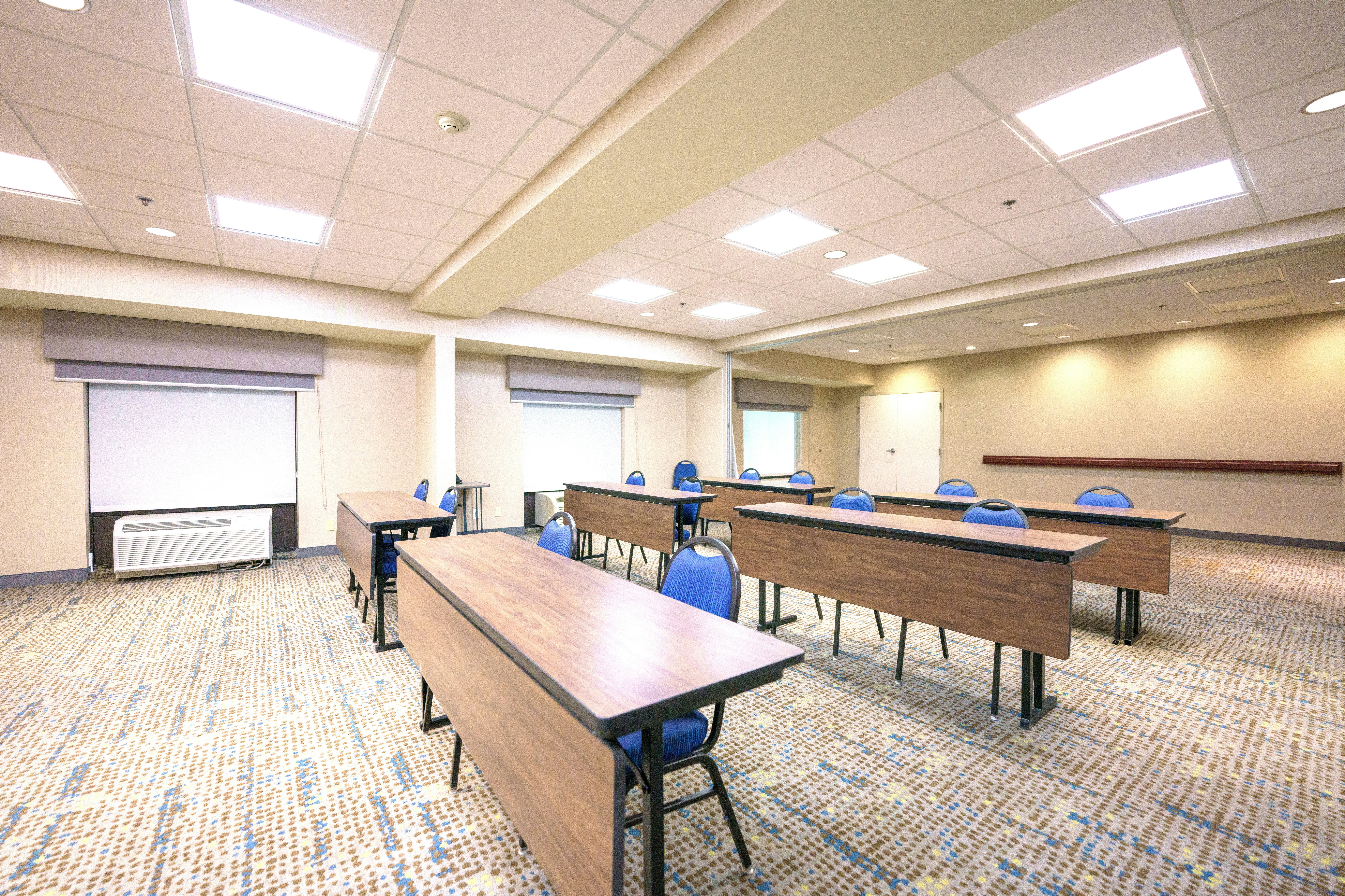 Hampton Inn Hays North of I 70 29/37
