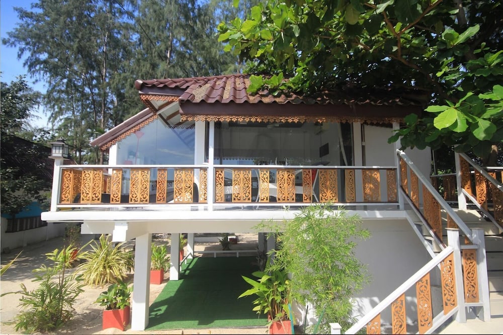 Phangan Cove 6/50