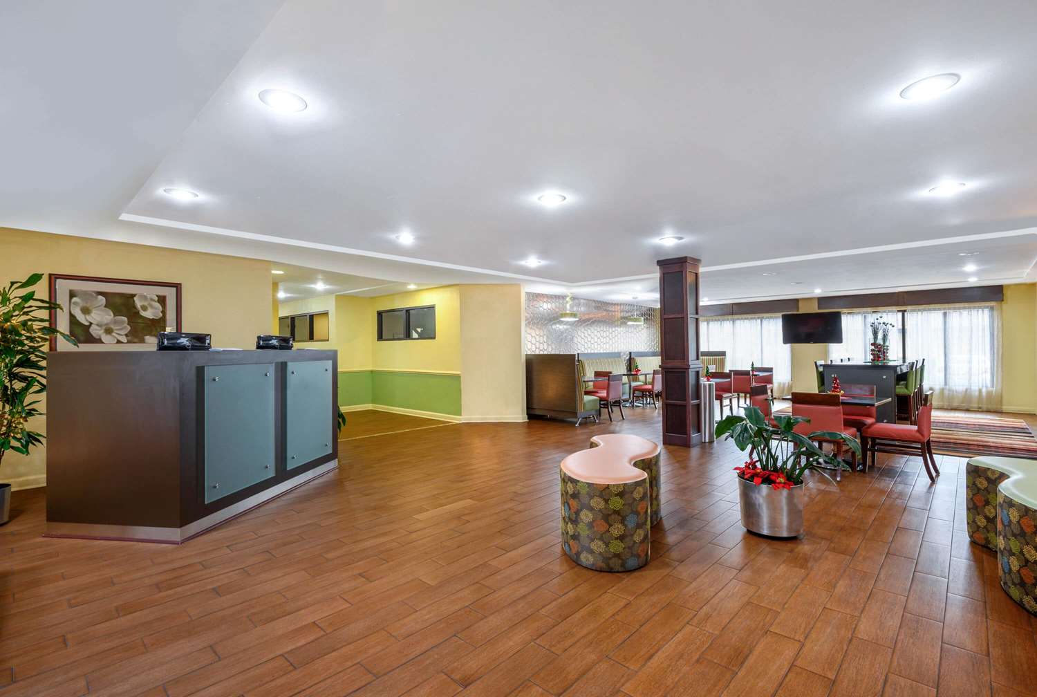 La Quinta Inn and Suites by Wyndham Florence 12/47
