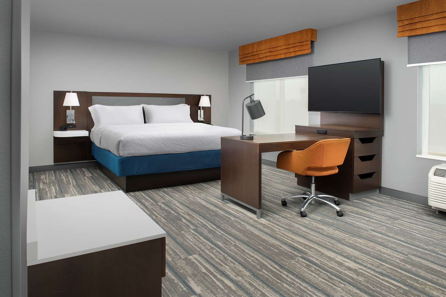 STUDIO, SUITE, KING BED